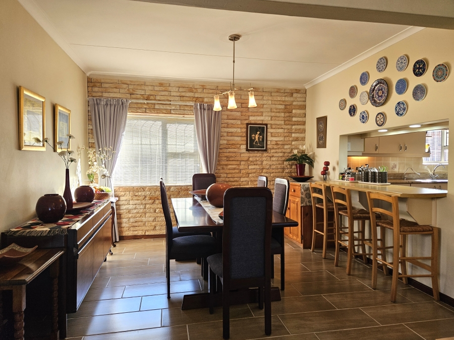4 Bedroom Property for Sale in Wavecrest Eastern Cape